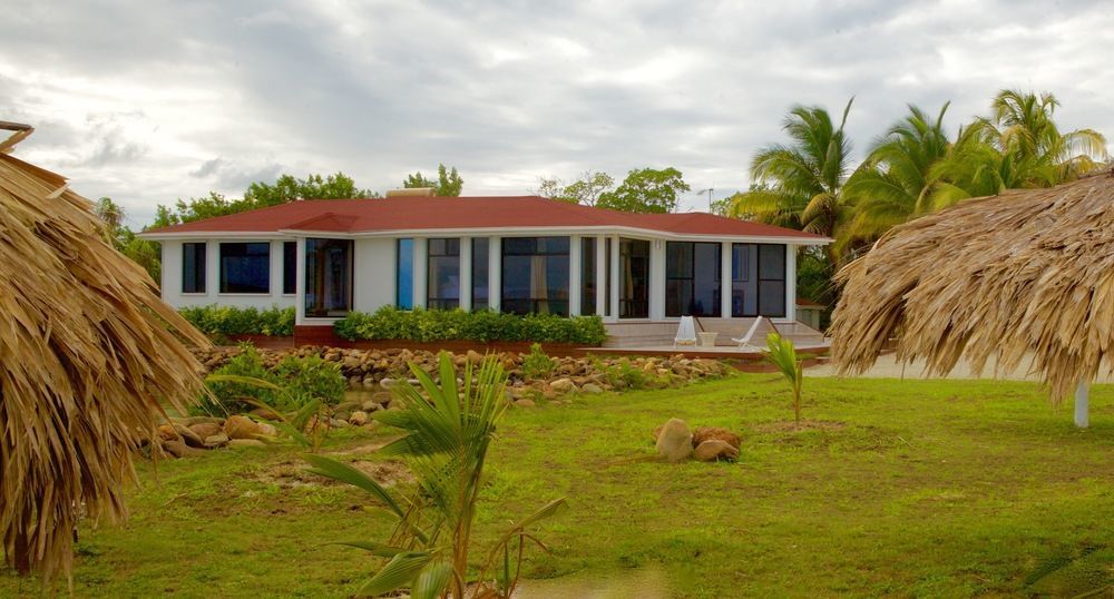 Royal Belize Hotel Thatch Caye Eksteriør billede