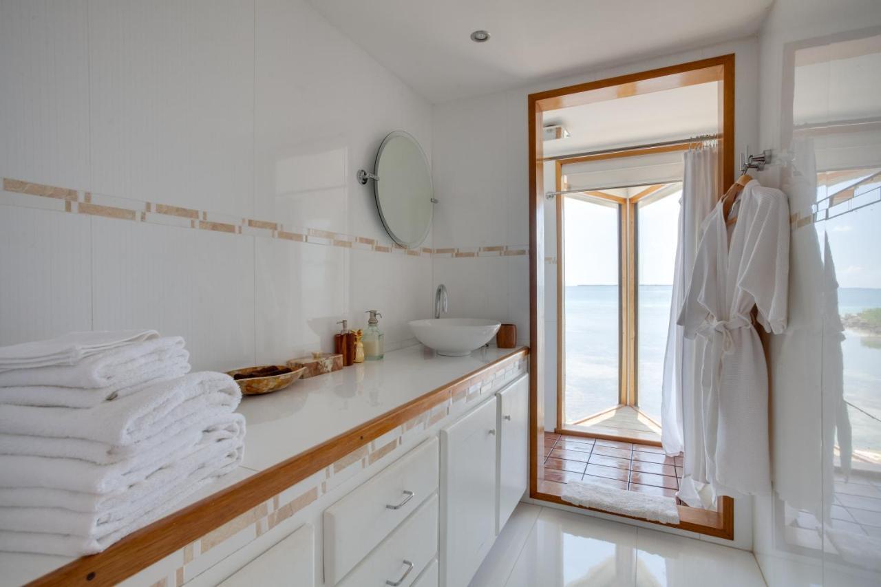 Royal Belize Hotel Thatch Caye Eksteriør billede